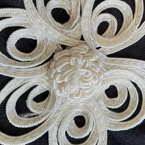 Beautiful blouse - Picture 6 of 7